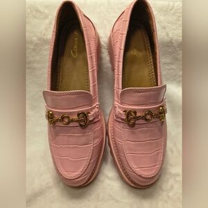 Circus by Sam Edelman Pink Croc-Embossed Loafers with Gold Bit